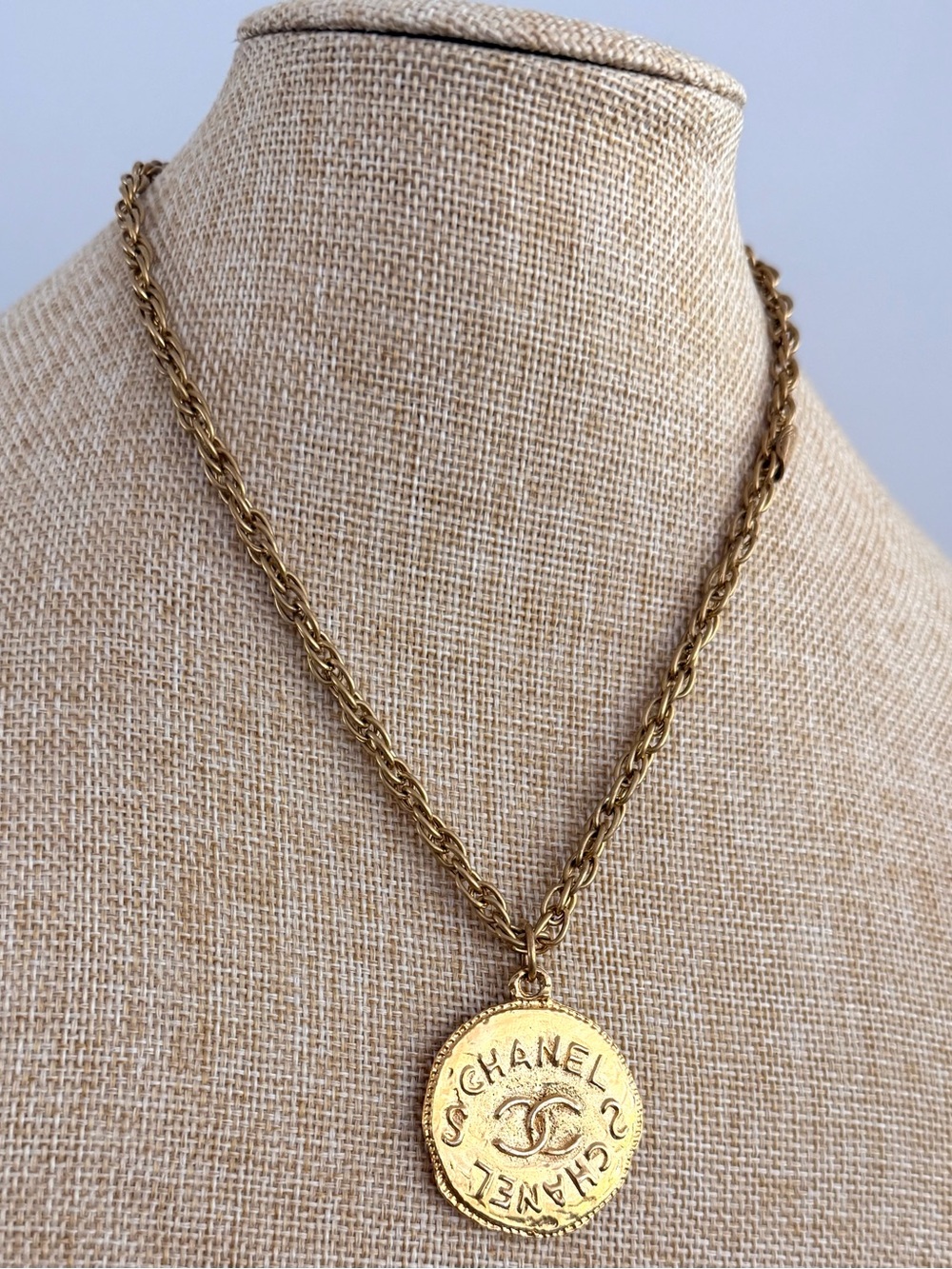 CHANEL Vintage CC Coin Medallion Gold Necklace 16” + COA - Picture 2 of 11